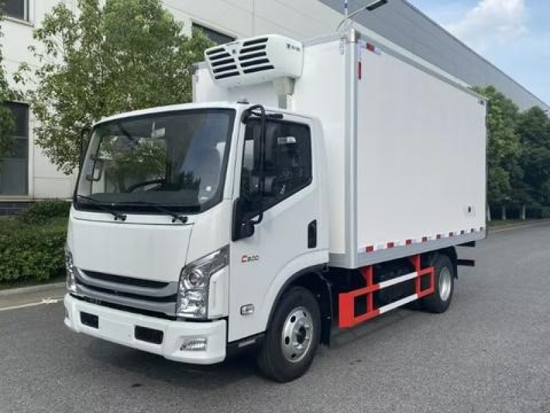 Yuejin С300-33D7
